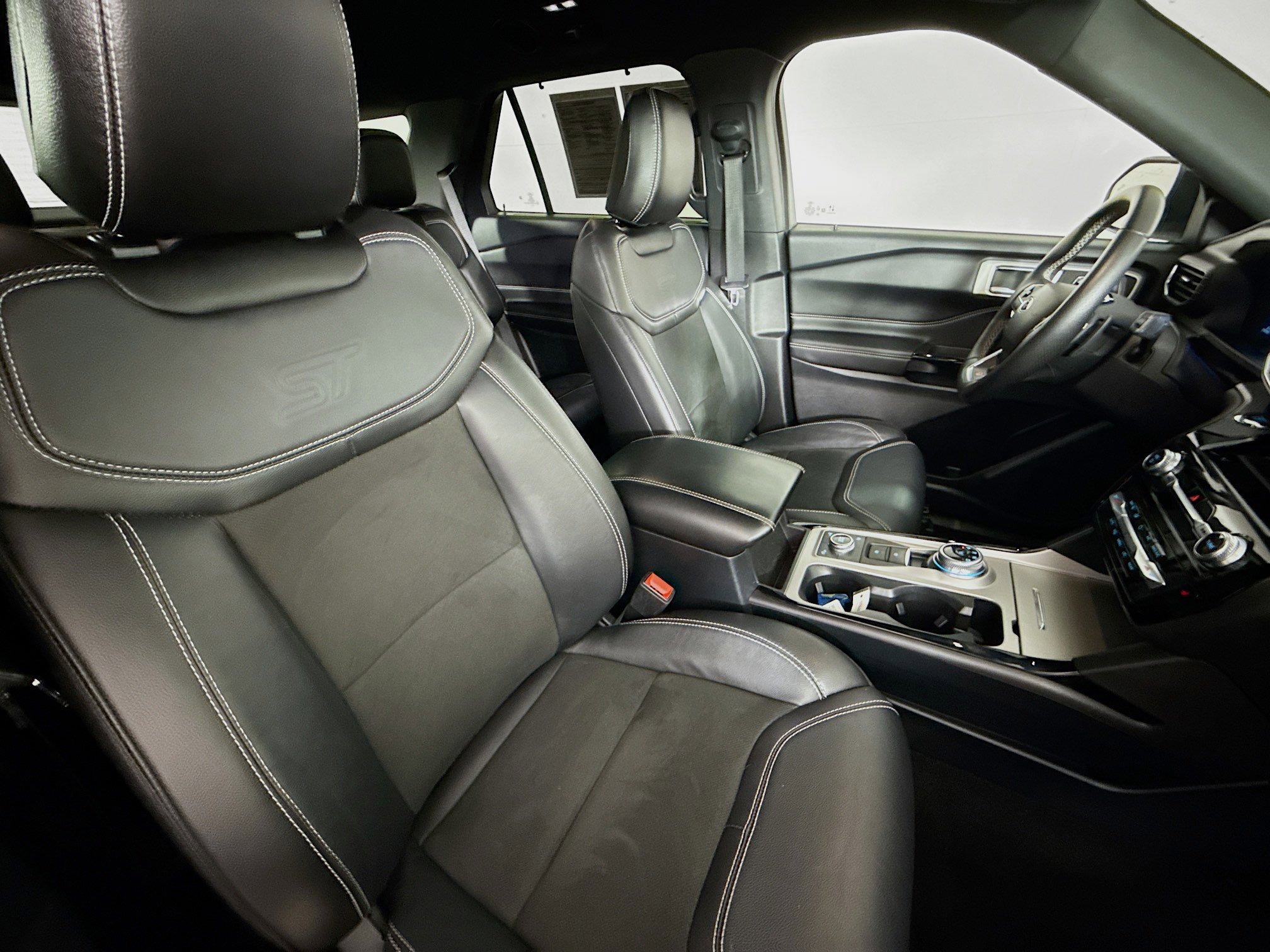 Used 2022 Ford Explorer ST image 36