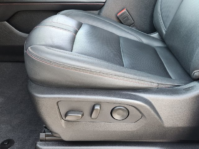 Used 2024 Chevrolet Tahoe RST w/ Luxury Package RWD image 23