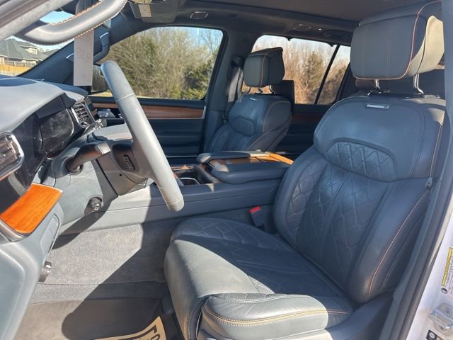 Used 2022 Jeep Grand Wagoneer Series III w/ Rear Seat Video Group 1 image 10