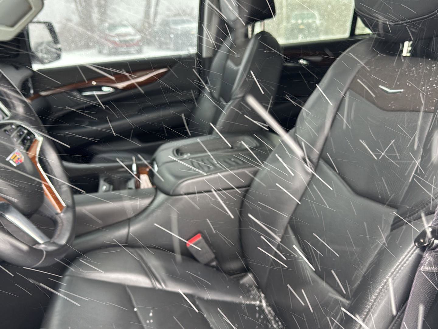 Used 2017 Cadillac Escalade Luxury image 12