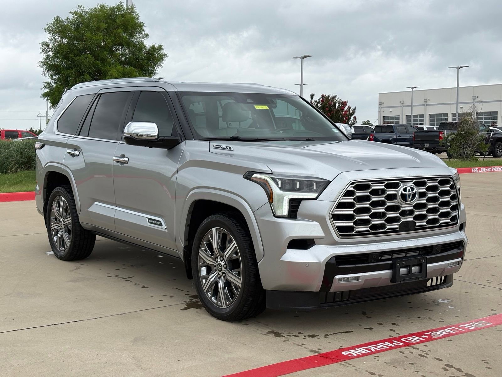 Used 2023 Toyota Sequoia Capstone AWD/4WD image 1