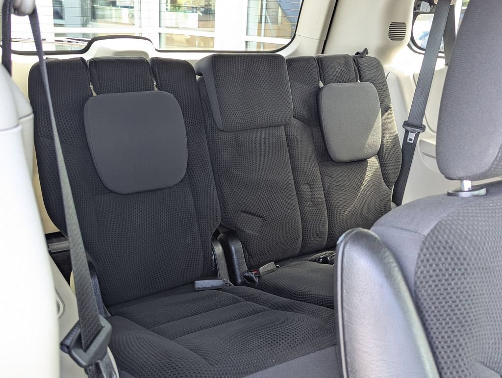 Used 2019 Dodge Grand Caravan SE w/ UConnect Hands-Free Group FWD image 26