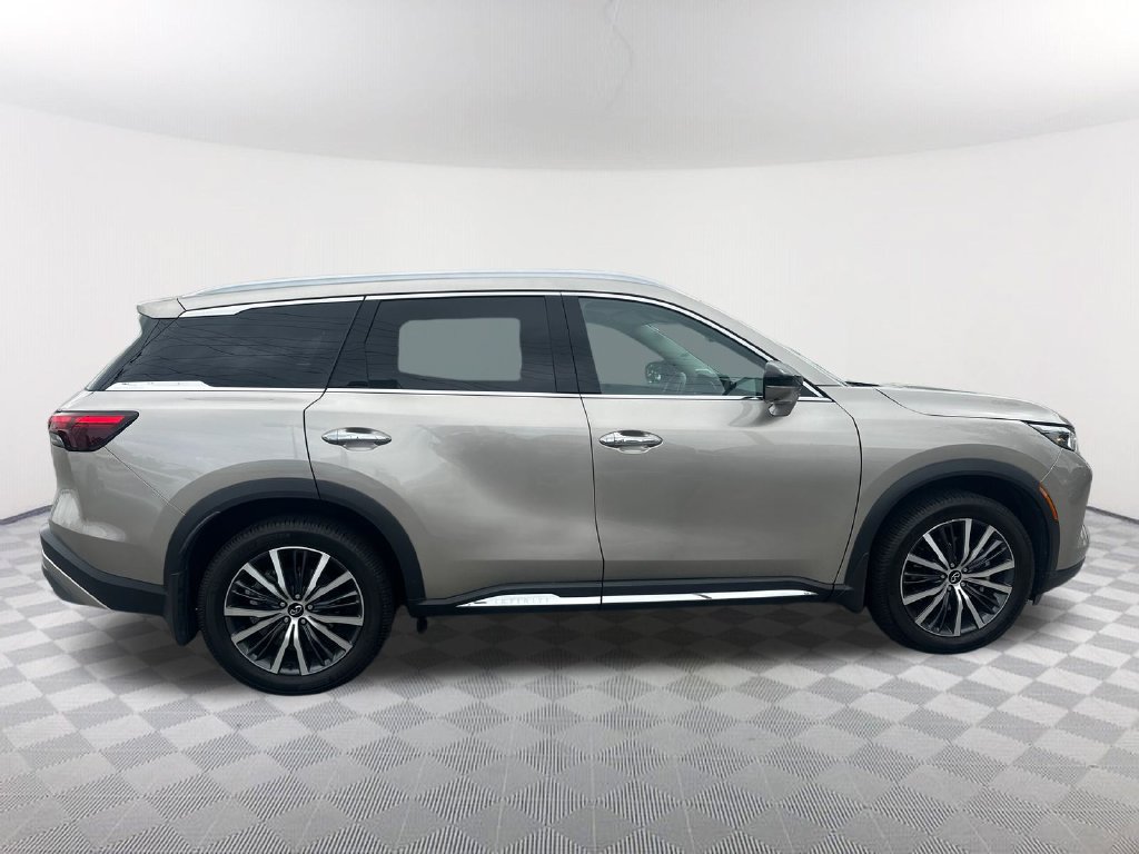 Used 2023 INFINITI QX60 Sensory w/ Vision Package AWD/4WD image 4