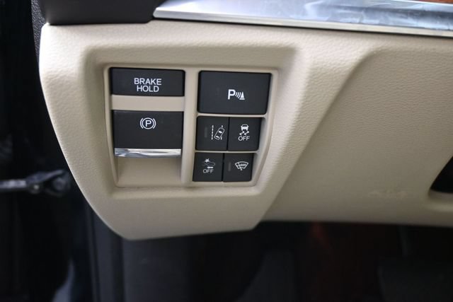 Used 2017 Acura MDX w/ Advance Package FWD image 18