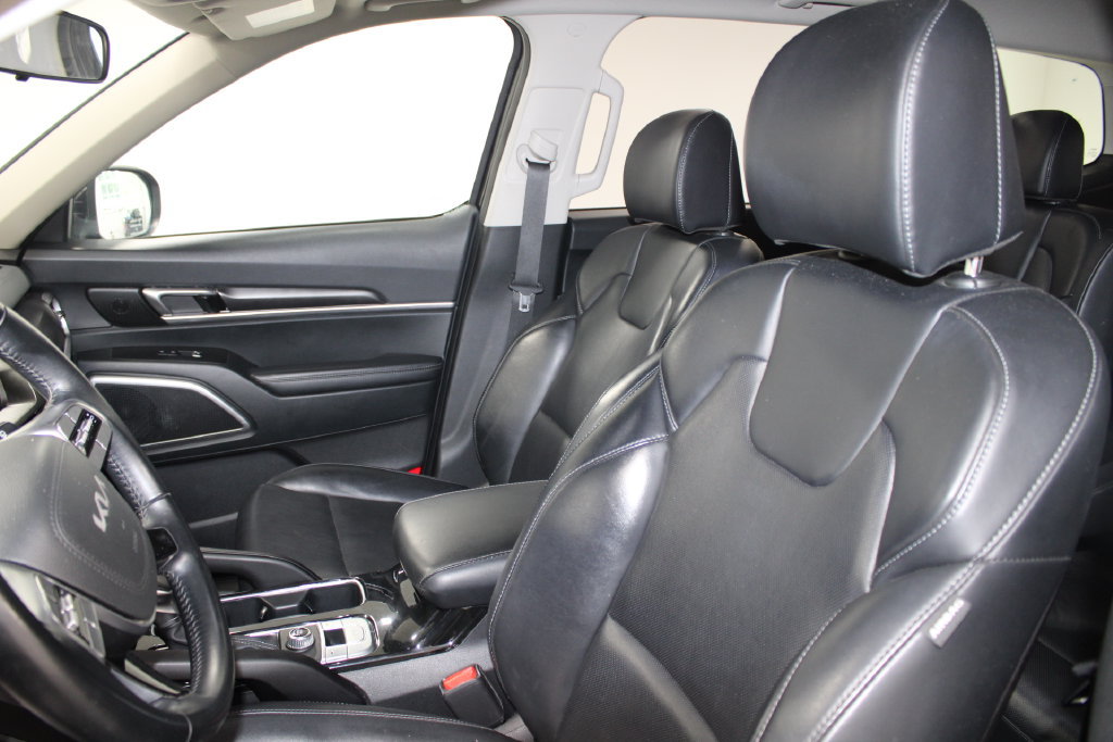 Used 2025 Kia Telluride S FWD image 14