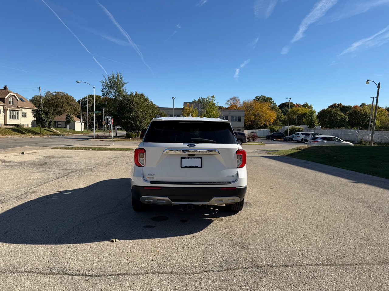 Used 2020 Ford Explorer XLT w/ Equipment Group 202A image 6