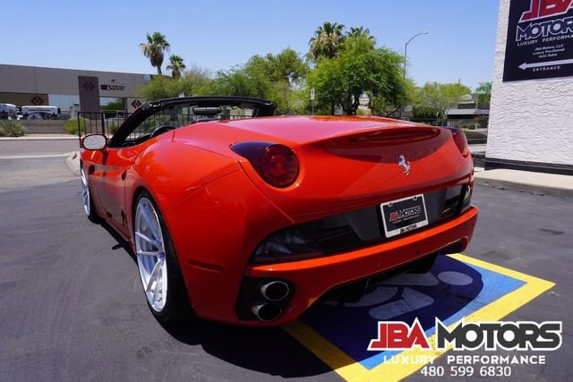 Used 2014 Ferrari California RWD image 91