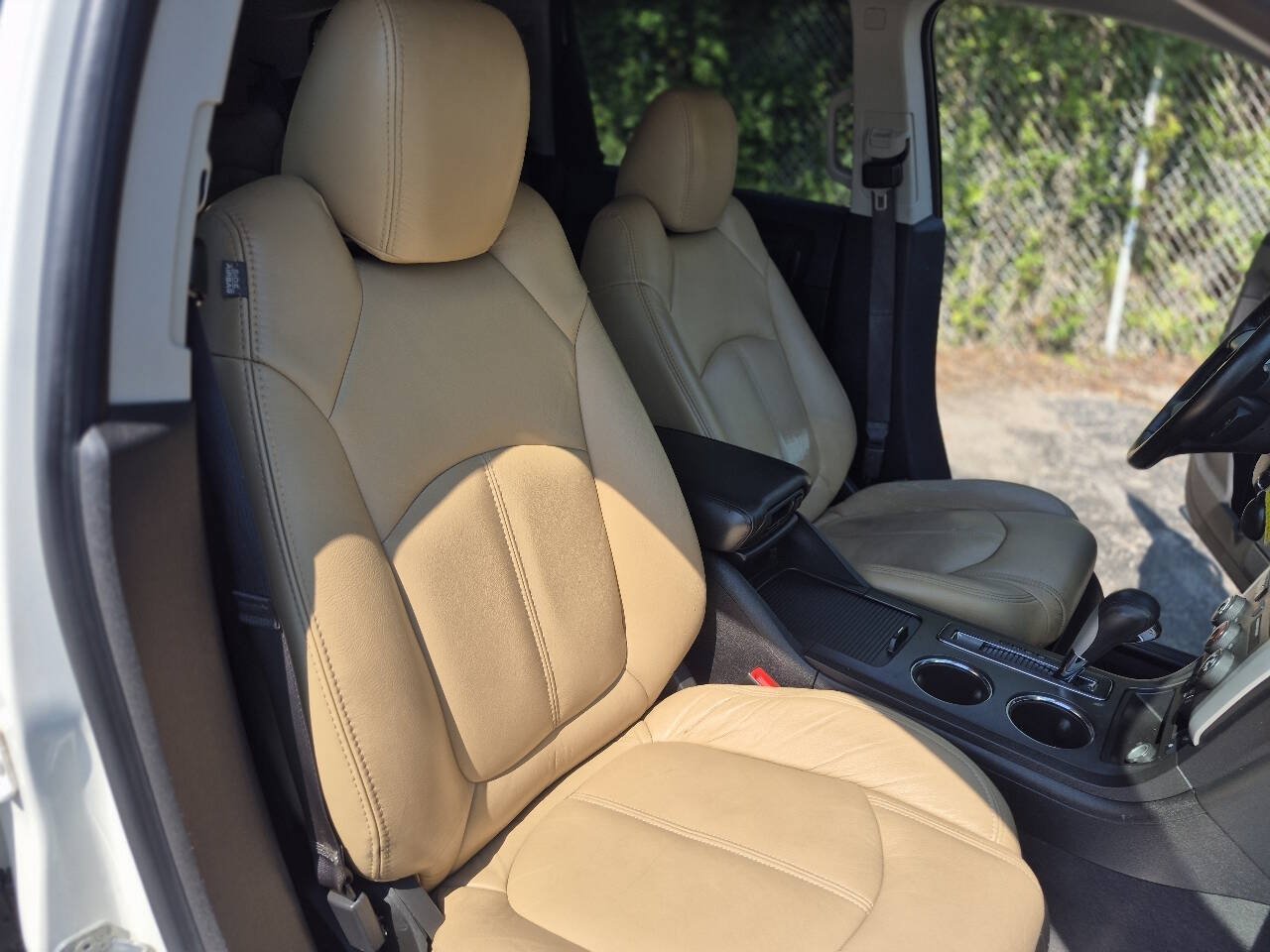 Used 2012 Chevrolet Traverse LT w/ All-Star Edition AWD/4WD image 21