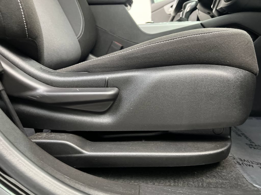 Used 2025 Chevrolet Blazer LT FWD image 29