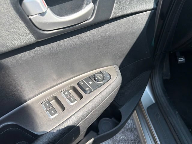 Used 2018 Kia Optima LX FWD image 8