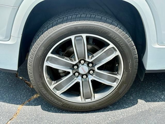 Used 2018 GMC Acadia Denali w/ Technology Package FWD image 30