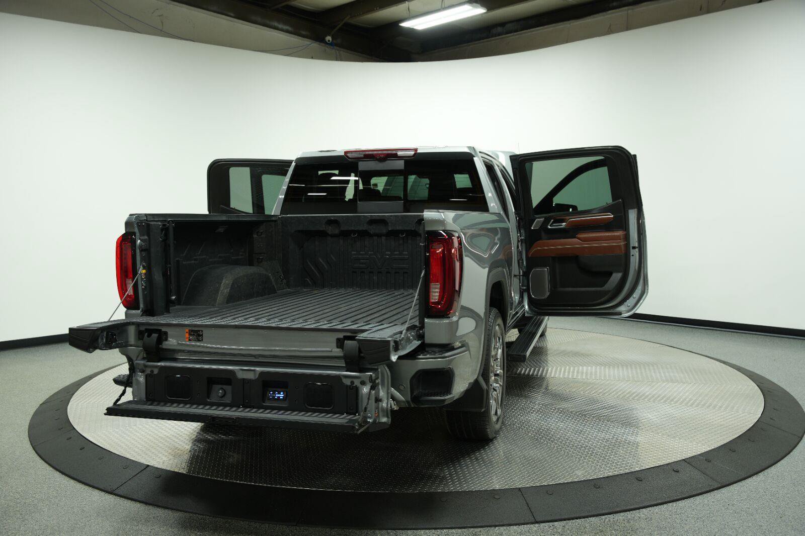 Certified 2025 GMC Sierra 1500 Denali Ultimate AWD/4WD image 16
