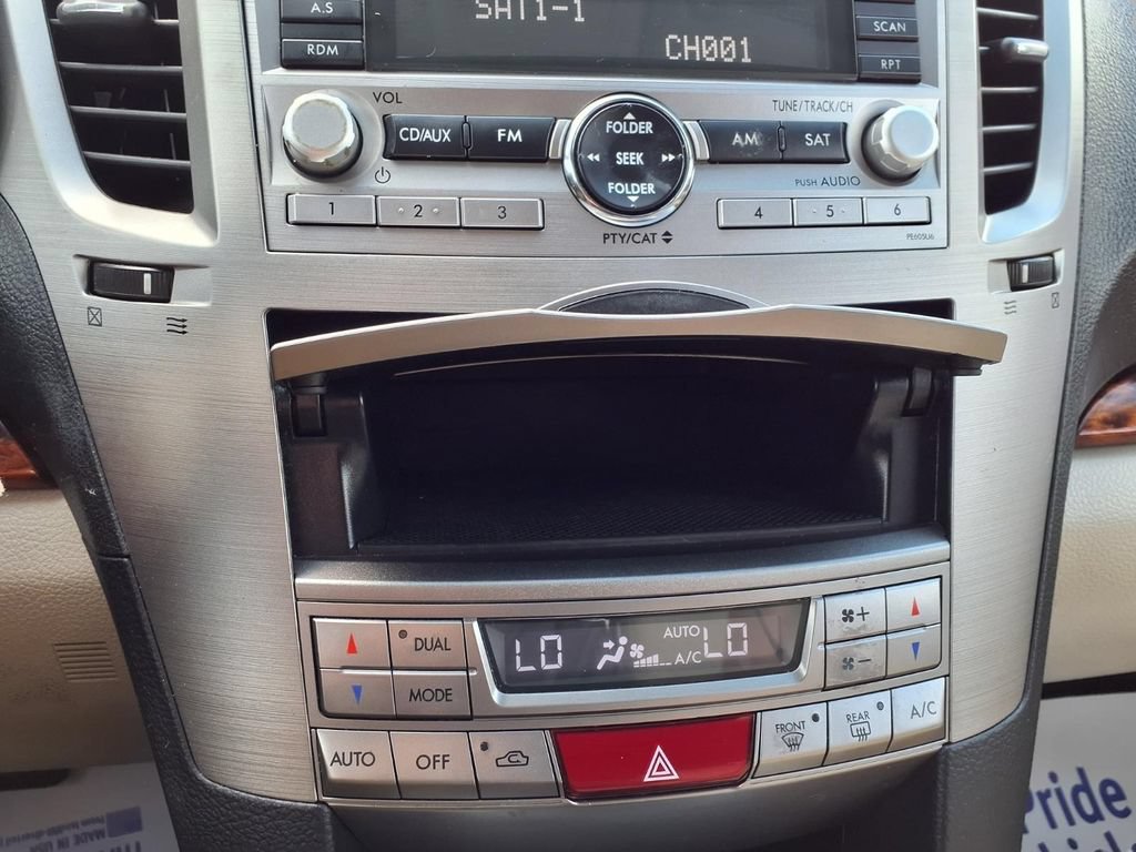 Used 2011 Subaru Outback 2.5i Limited AWD/4WD image 8