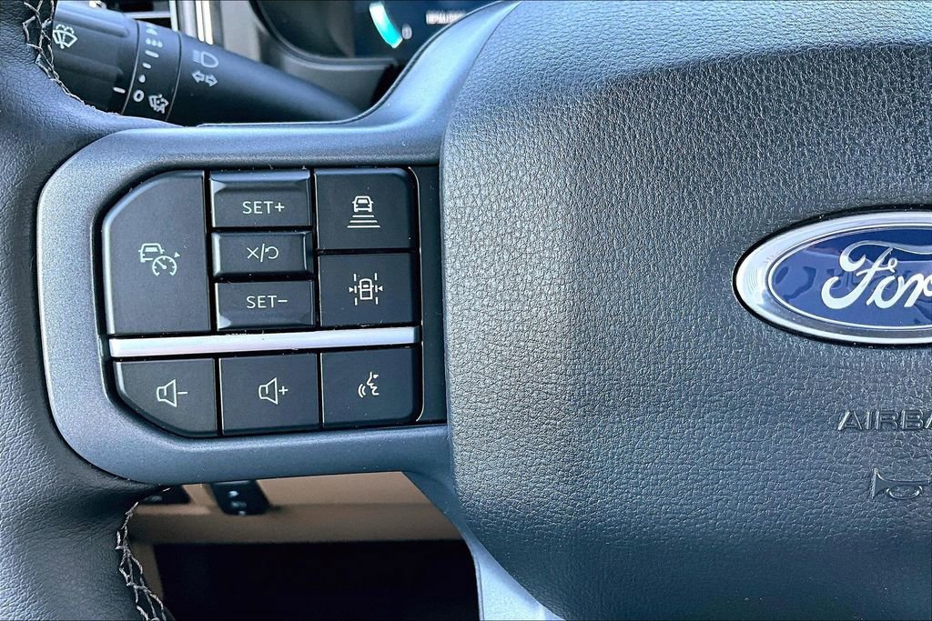 New 2026 Ford F350 Lariat w/ Black Appearance Package image 19