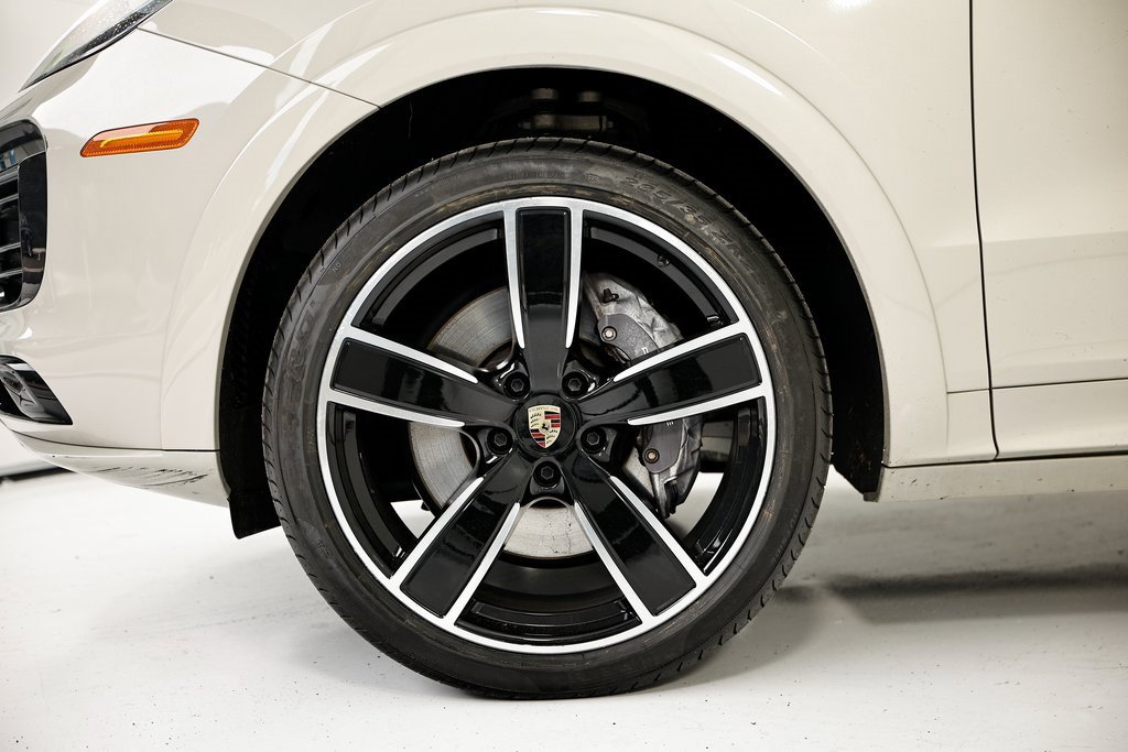 Used 2023 Porsche Cayenne image 12