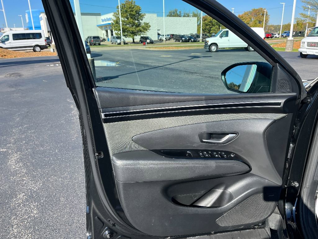 Used 2023 Hyundai Santa Cruz Limited image 32