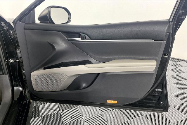 Used 2018 Toyota Camry LE FWD image 26