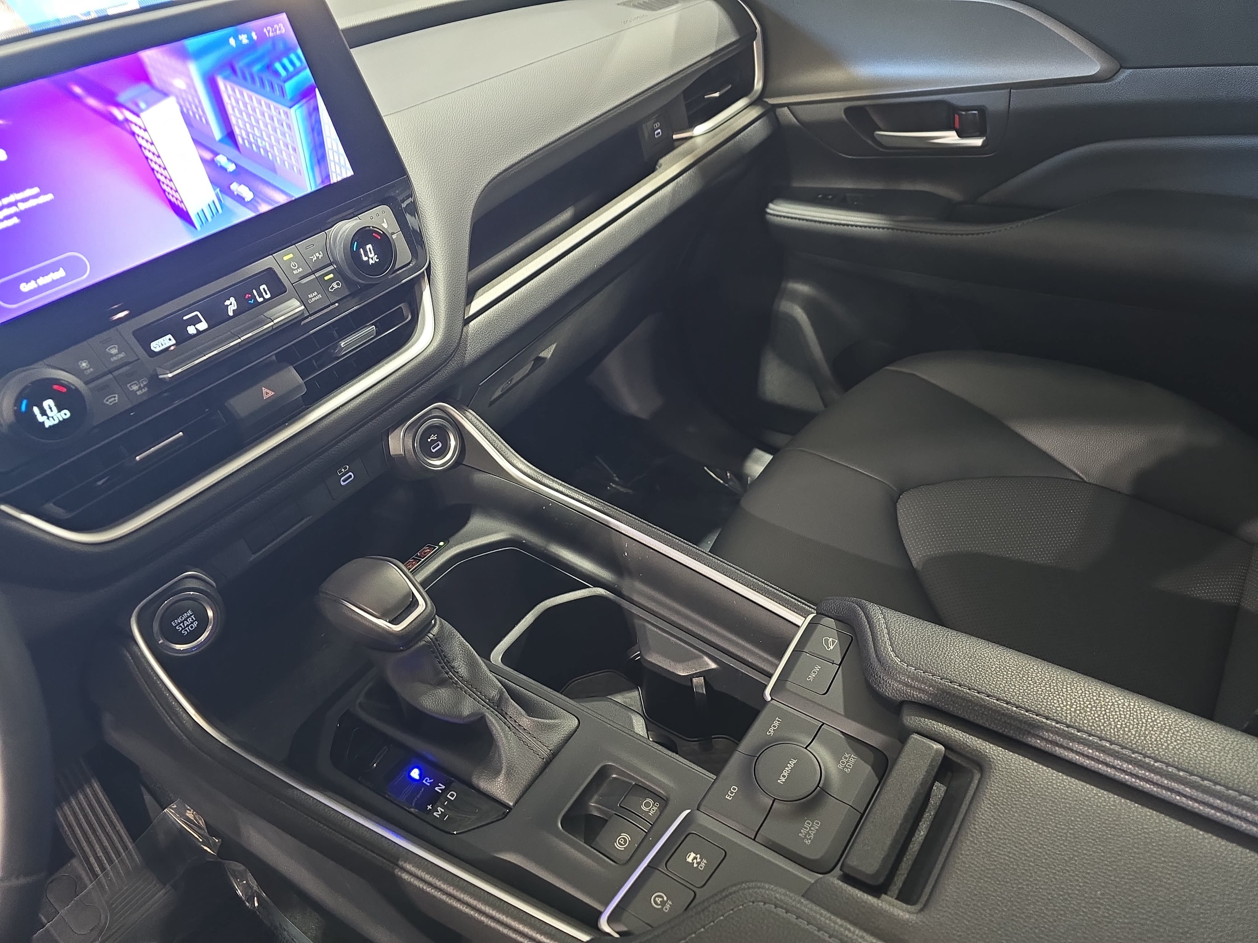 Used 2024 Toyota Grand Highlander AWD image 25