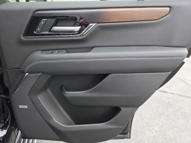 New 2026 GMC Yukon Denali w/ Denali Reserve Package AWD/4WD image 32