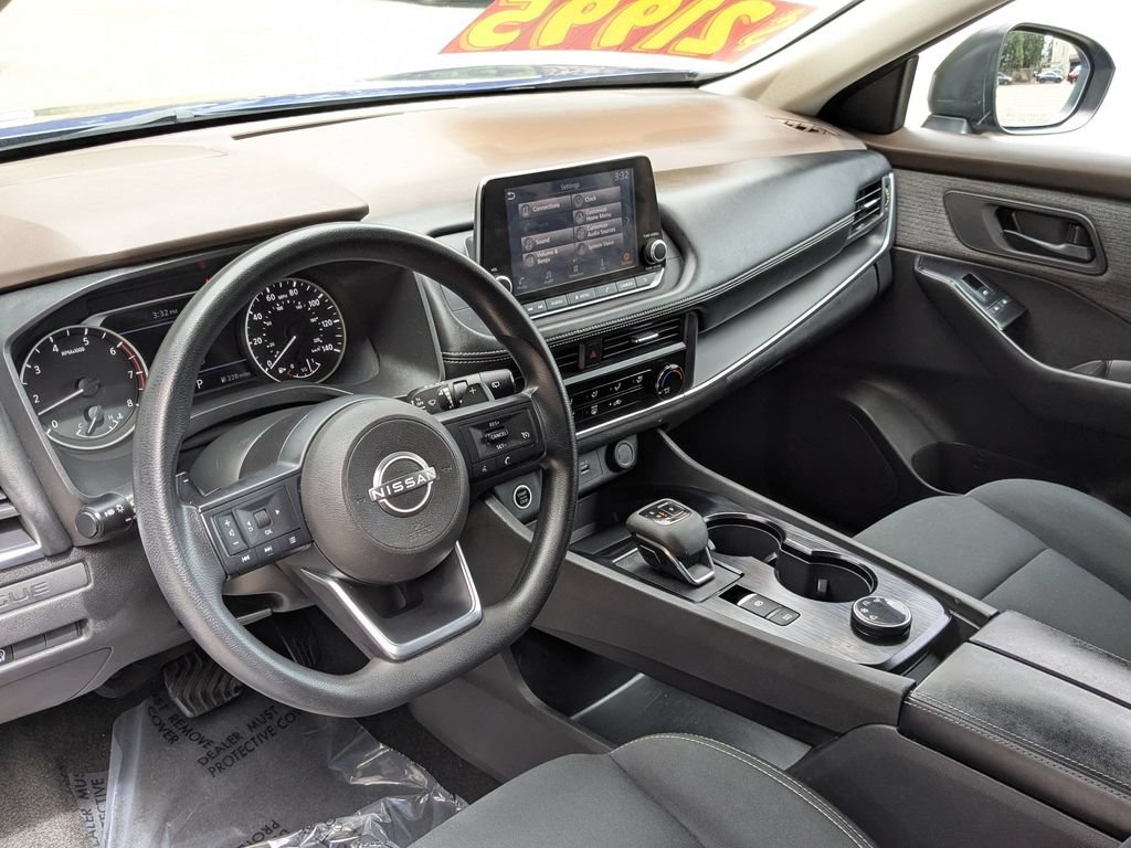 Used 2023 Nissan Rogue S AWD/4WD image 14