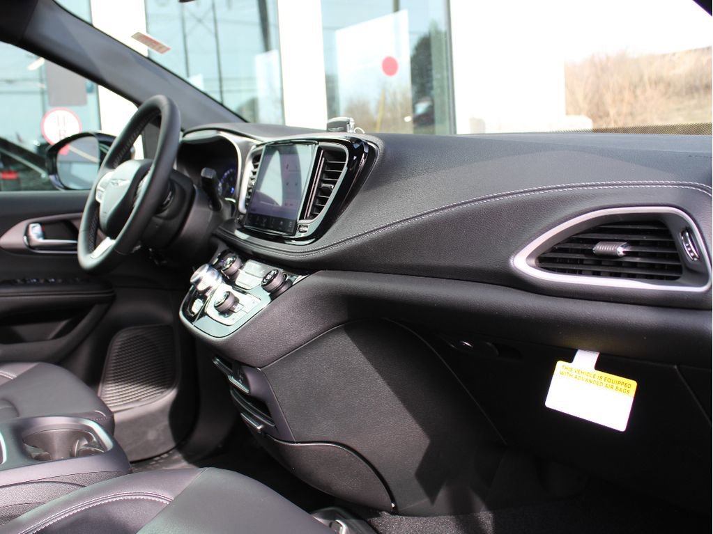 New 2026 Chrysler Pacifica Select image 25