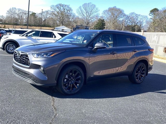 Used 2025 Toyota Highlander Limited image 3