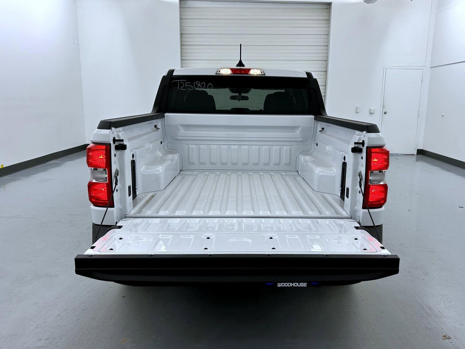 New 2025 Ford Maverick XL w/ Equipment Group 102A image 21