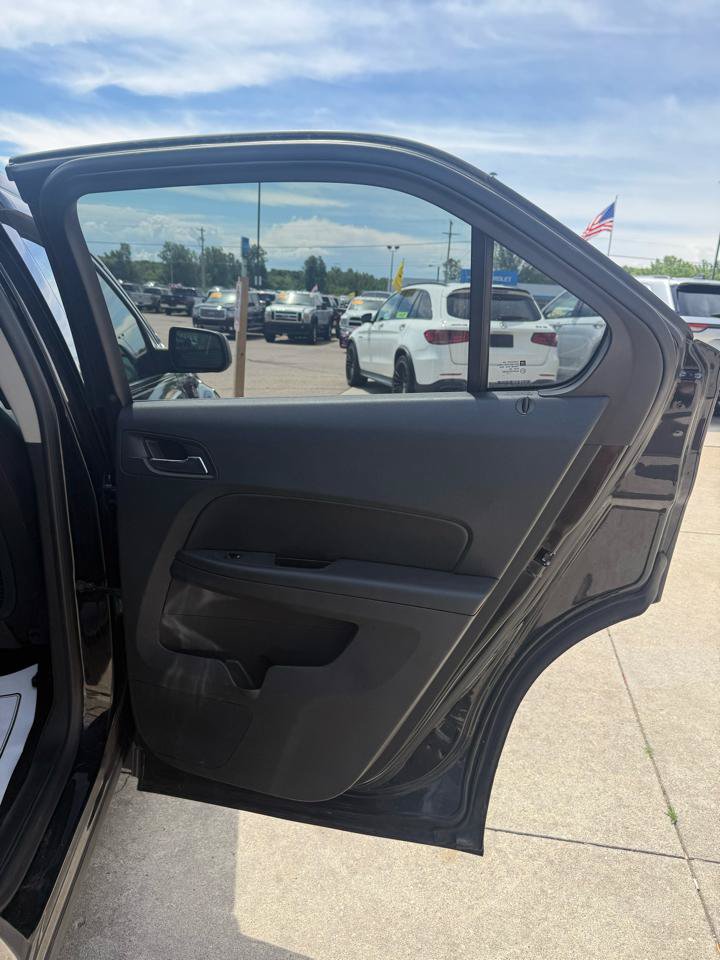 Used 2015 Chevrolet Equinox LS FWD image 16