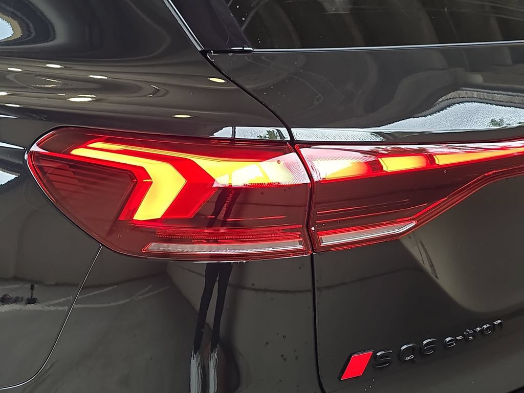 New 2027 Audi SQ6 e-tron Premium Plus AWD/4WD image 35