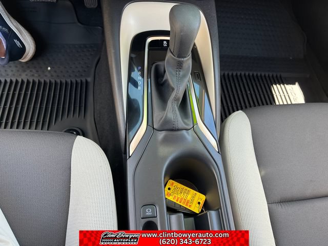 Used 2025 Toyota Corolla LE w/ Convenience Package FWD image 17