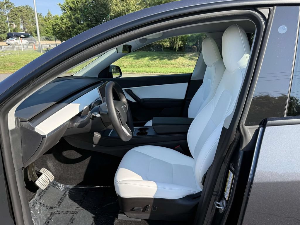 Used 2022 Tesla Model Y Performance AWD/4WD image 13