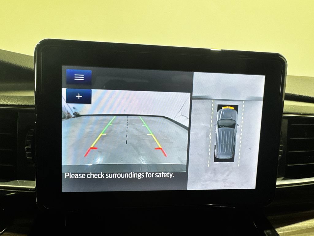 Used 2022 Ford Explorer Limited w/ Class IV Trailer Tow Package AWD/4WD image 9