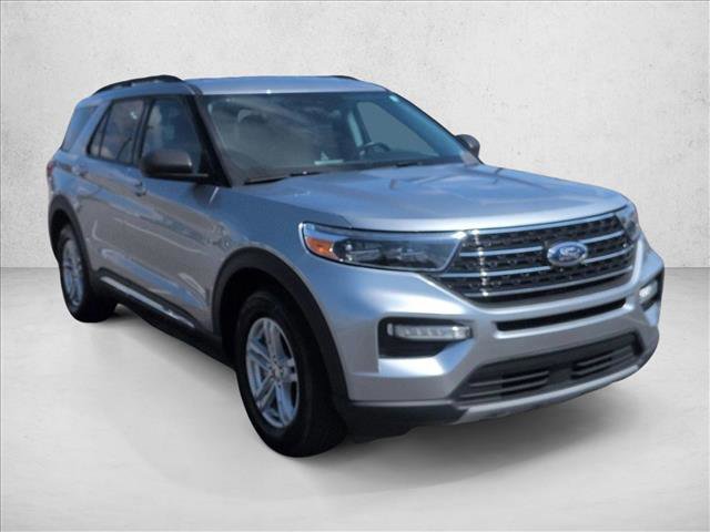 Used 2024 Ford Explorer XLT w/ Equipment Group 202A RWD image 3