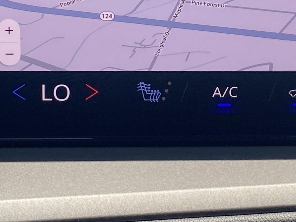 New 2026 Chevrolet Traverse LT w/ LPO, Floor Liner Package image 21