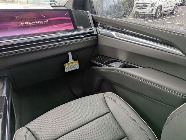 New 2026 Cadillac Escalade ESV Sport w/ LPO, ONYX Package AWD/4WD image 19
