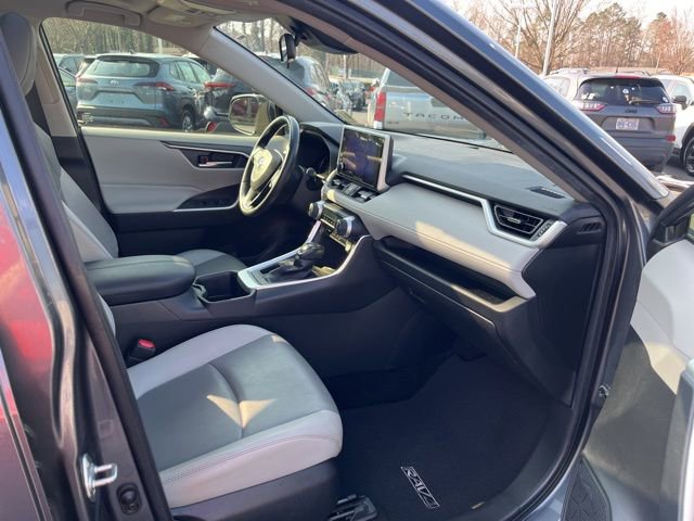 Used 2023 Toyota RAV4 XLE Premium image 17