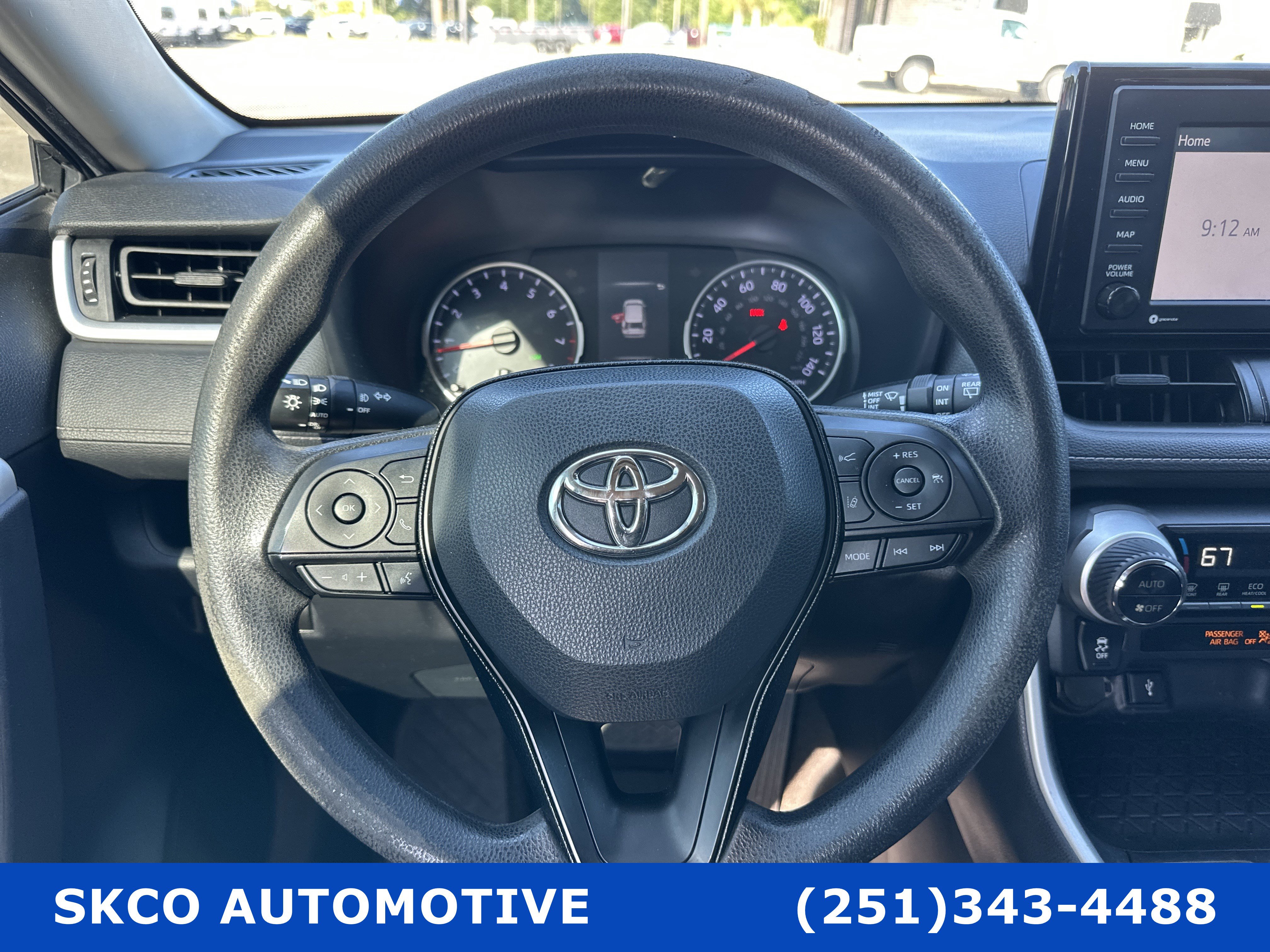 Used 2021 Toyota RAV4 XLE Premium FWD image 17