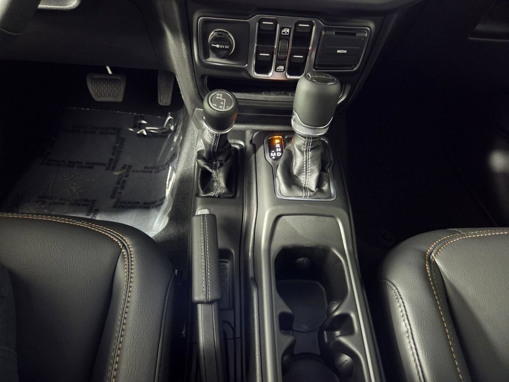 New 2026 Jeep Gladiator Sport AWD/4WD image 11