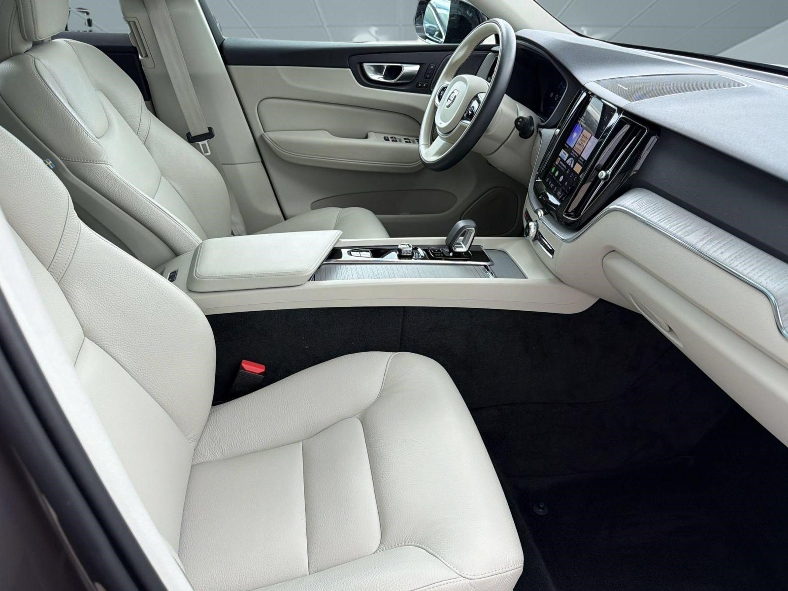 Used 2024 Volvo XC60 B5 Plus w/ Protection Package Premier AWD/4WD image 24