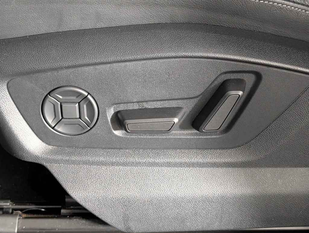 Used 2023 Audi Q8 Premium Plus w/ Premium Plus Package AWD/4WD image 29
