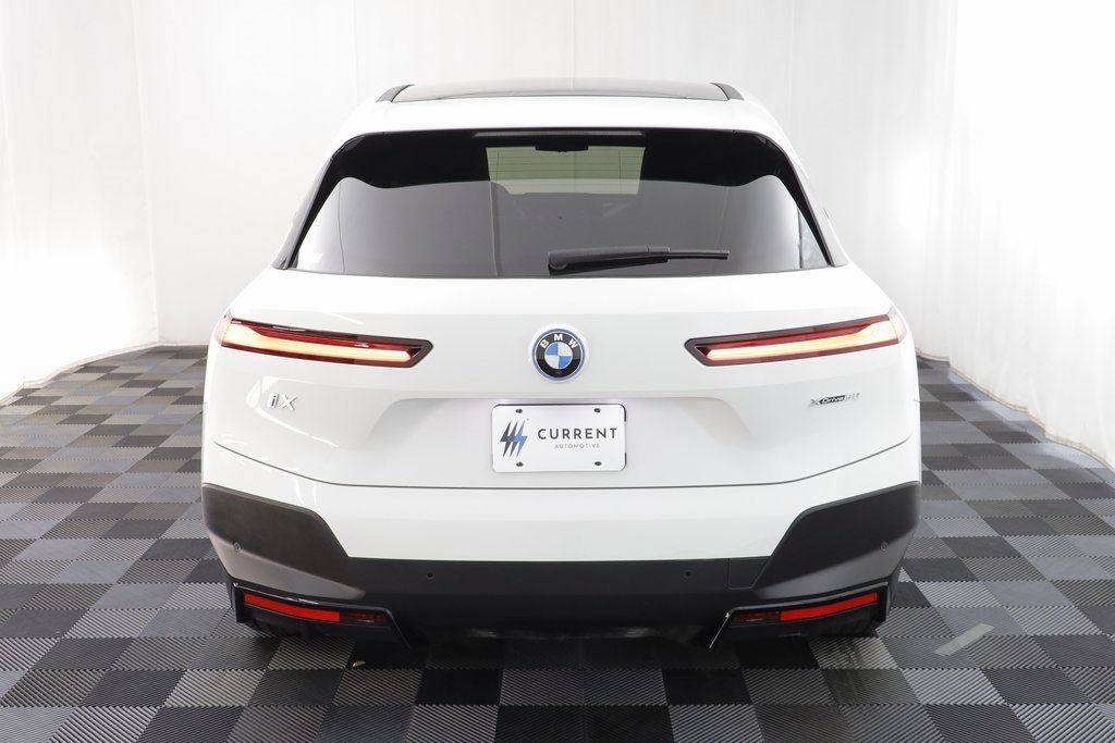 Used 2025 BMW iX xDrive50 image 17