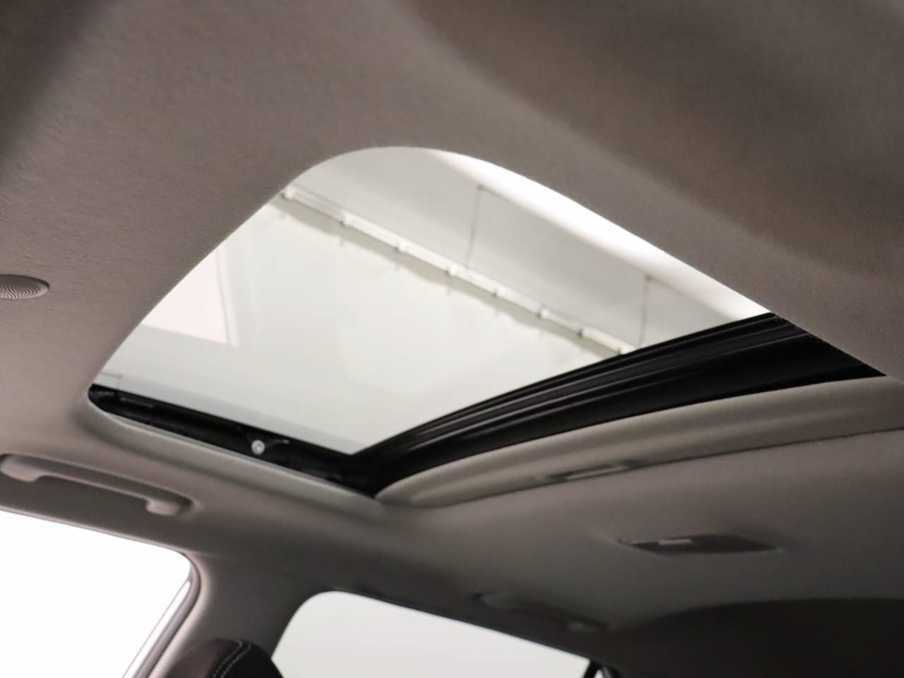 Used 2026 Hyundai Venue SEL FWD image 19
