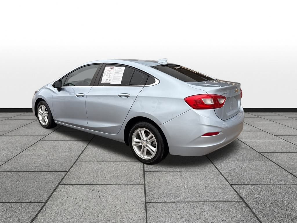 Used 2017 Chevrolet Cruze LT image 3