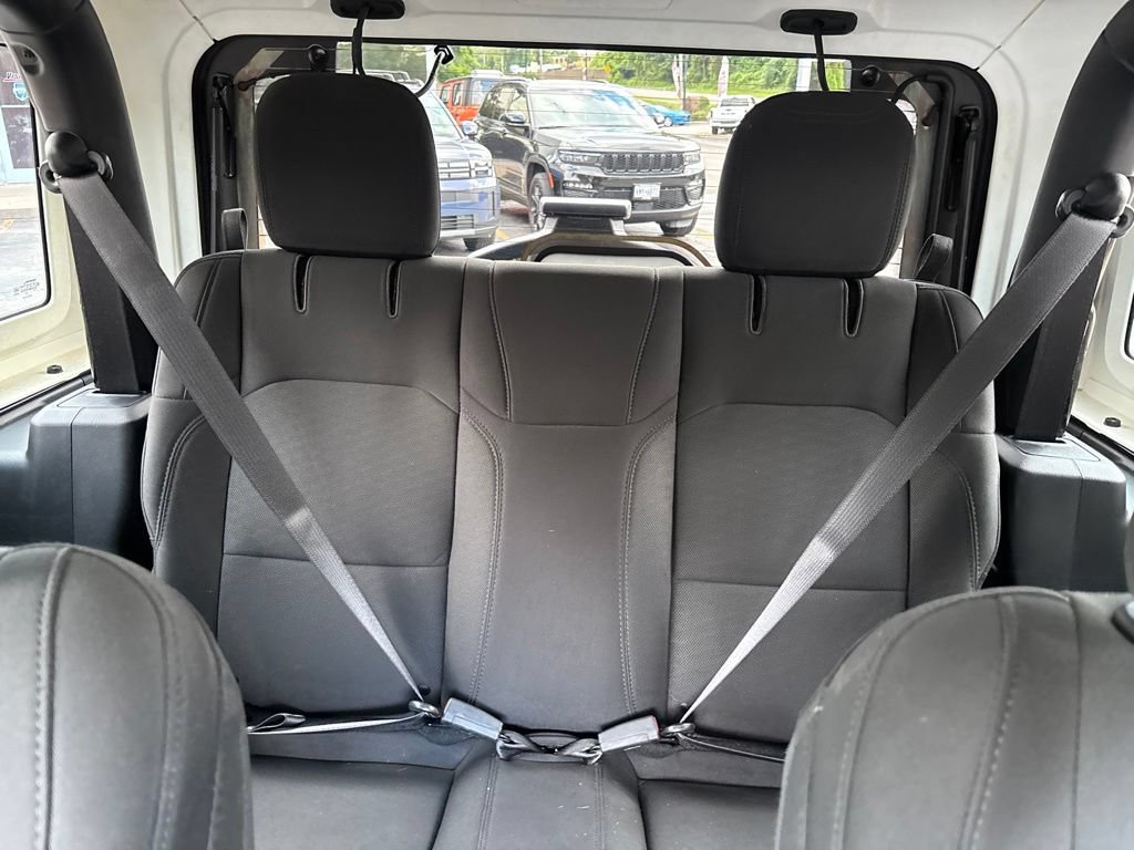 Used 2019 Jeep Wrangler Sport AWD/4WD image 22
