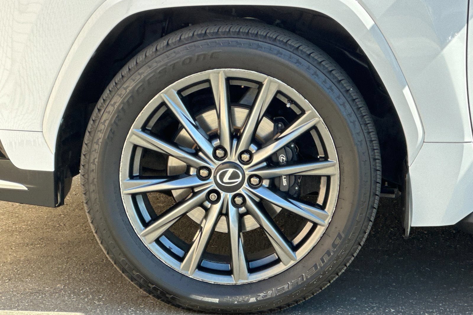 Used 2024 Lexus LX 600 F Sport AWD/4WD image 28