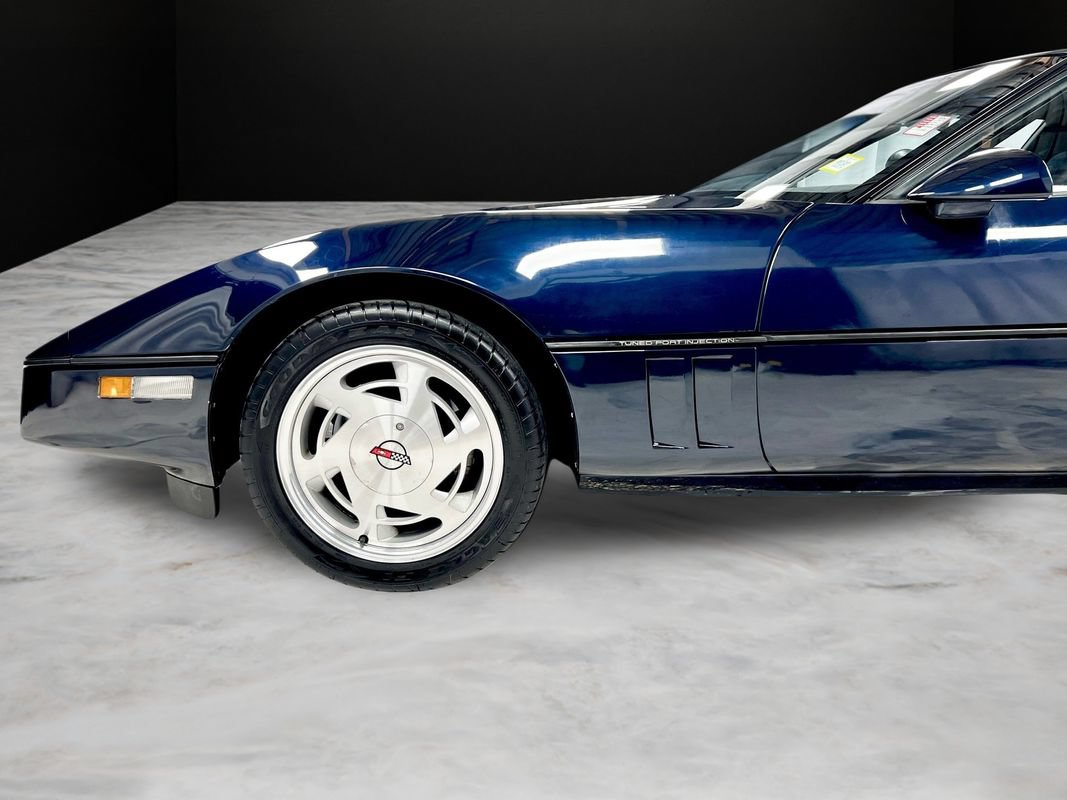 Used 1989 Chevrolet Corvette Coupe RWD image 30