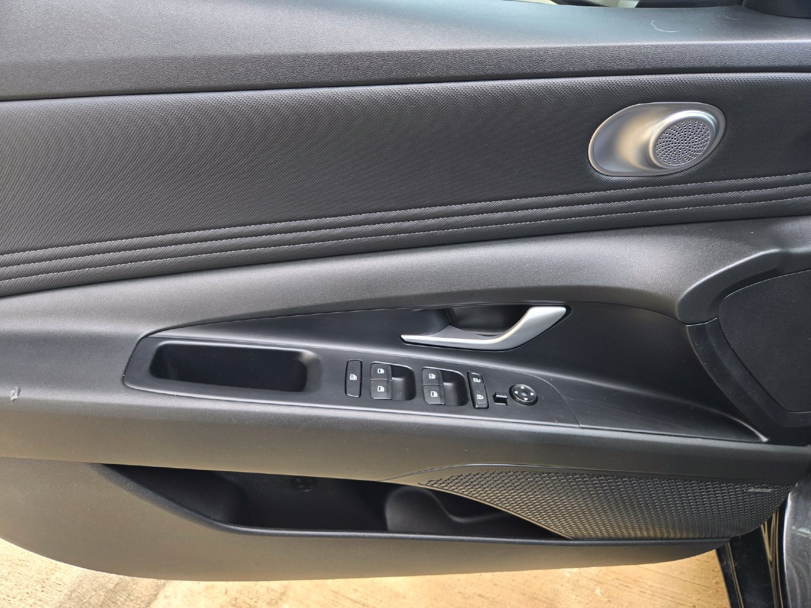 Used 2023 Hyundai Elantra Limited FWD image 29