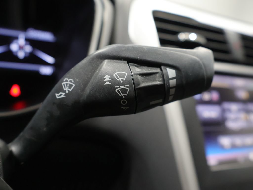 Used 2016 Ford Fusion SE FWD image 37