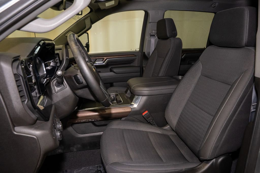 Used 2024 Chevrolet Silverado 2500 LT w/ Convenience Package image 10