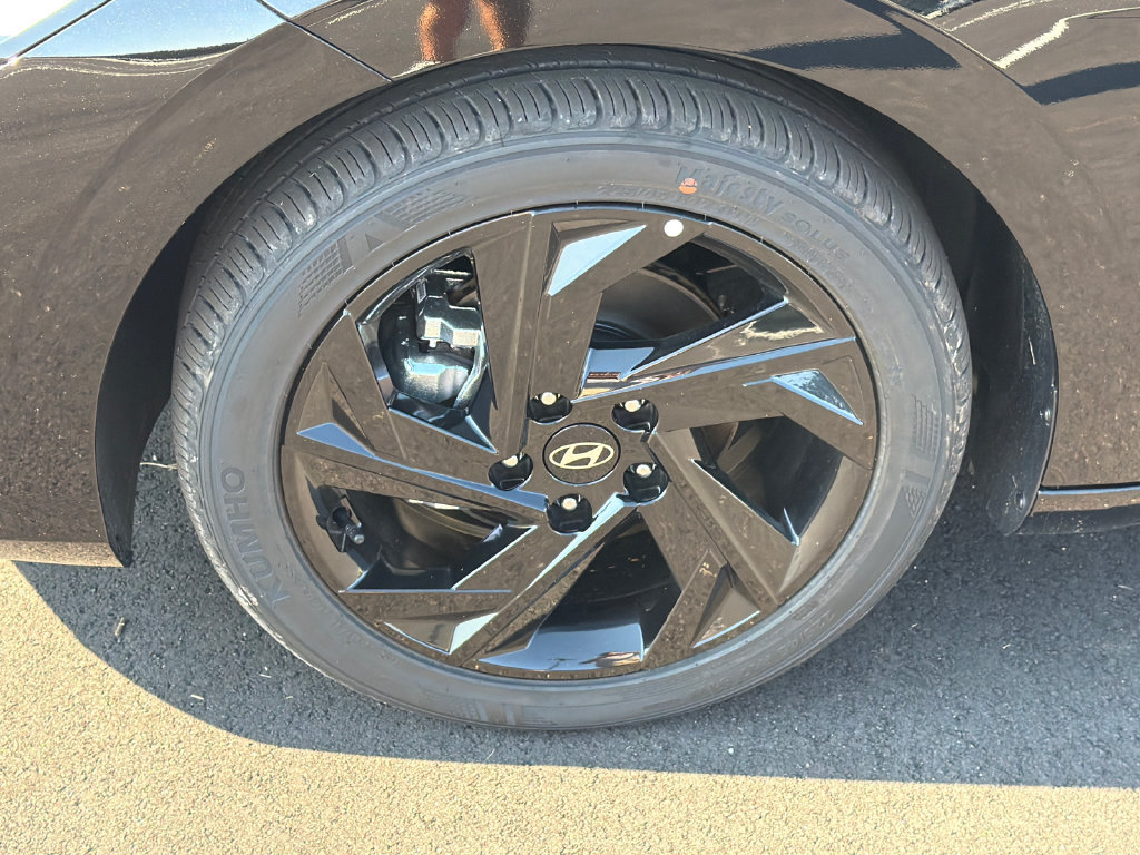 New 2026 Hyundai Elantra SEL Sport FWD image 12